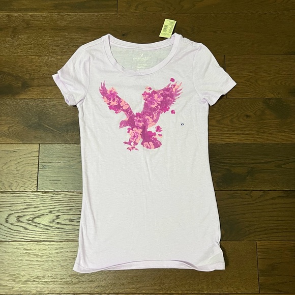 NWT American Eagle Outfitters Women's Graphic Short Sleeve T-Shirt in Lavender - Picture 2 of 6